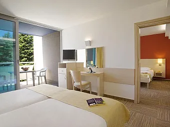 VALAMAR CRYSTAL 4*