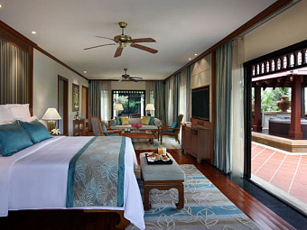 One-Bedroom Oceanfront Suite.  JW MARRIOTT RESORT & SPA 5*
