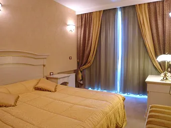Крым. Феодосия. Отель АЛЫЕ ПАРУСА 4*.