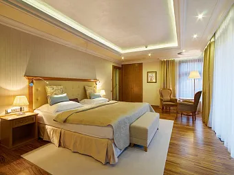  Отель RETRO RIVERSIDE 5*