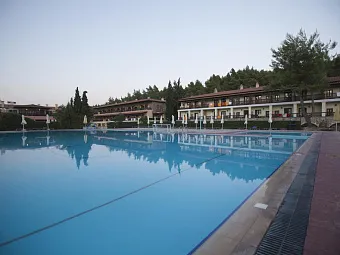 Отель SIMANTRO BEACH 4*