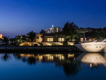 SANI ASTERIAS SUITES 5*
