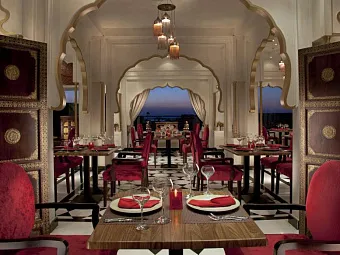 Отель SUNRISE GRAND SELECT CRYSTAL BAY 5*