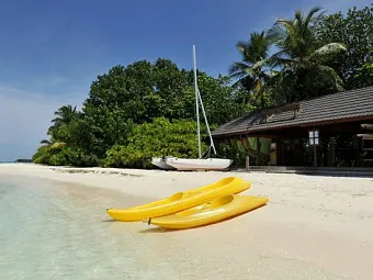 Отель KOMANDOO ISLAND RESORT 4*