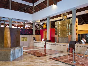  Ресепшен отеля BAVARO PRINCESS ALL SUITES RESORT, SPA & CASINO 5*