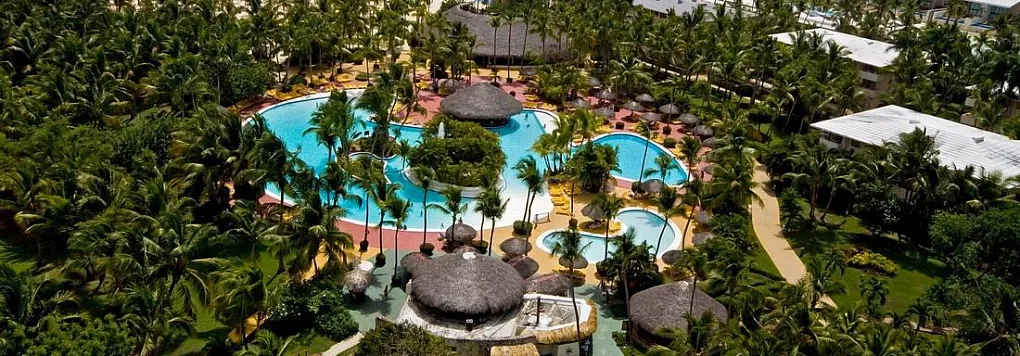 Территория отеля CATALONIA BAVARO BEACH, GOLF & CASINO RESORT 5*