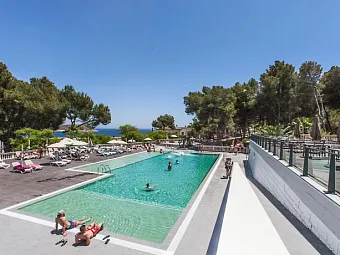  Отель THE FERGUS RESORT 4*