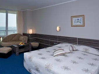 Отель LTI NEPTUN BEACH 4*