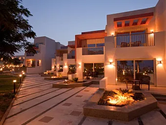 Отель SUNRISE GRAND SELECT CRYSTAL BAY 5*