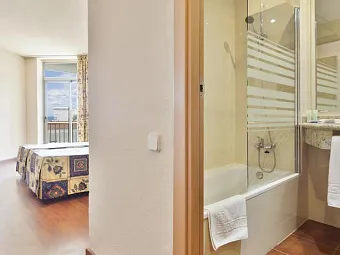 Отель BEST CAMBRILS 4*