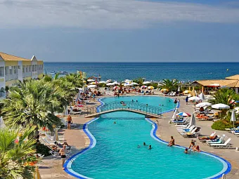  Бассейн отеля AQUIS SANDY BEACH RESORT 4*