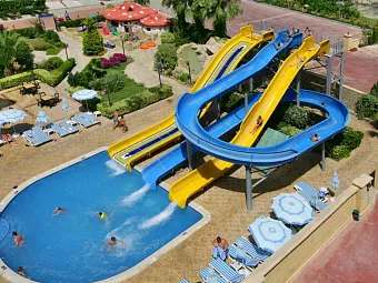  Водные горки в отеле Lonicera