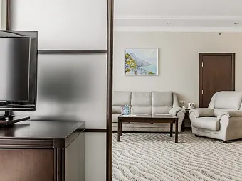 Россия. Крым. Севастополь. Курортный комплекс АКВАМАРИН 5*. 2-местный номер premier suite
