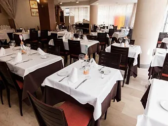 Отель CENTRIC ATIRAM 4*