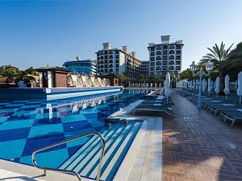   Отель QUATTRO BEACH RESORT & SPA 5*