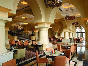 Отель SHANGRI-LA HOTEL QARYAT AL BERI 5*