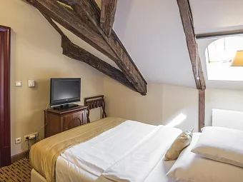 Отель MAJESTIC PLAZA 4*