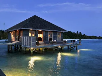Отель KOMANDOO ISLAND RESORT 4*