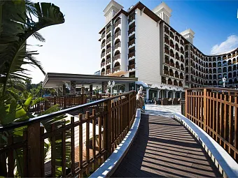   Отель QUATTRO BEACH RESORT & SPA 5*