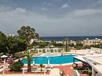 Отель ADELAIS BAY HOTEL 3*