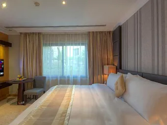  Отель DUBAI MARINE BEACH RESORT 5*