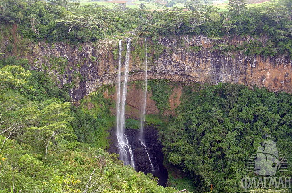 Водопад в национальном парке Black River.
