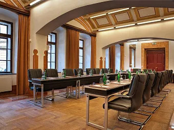 Отель MAJESTIC PLAZA 4*