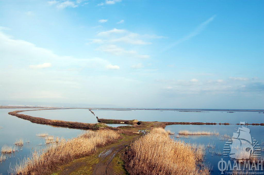 Соляные озера недалеко от Помория.