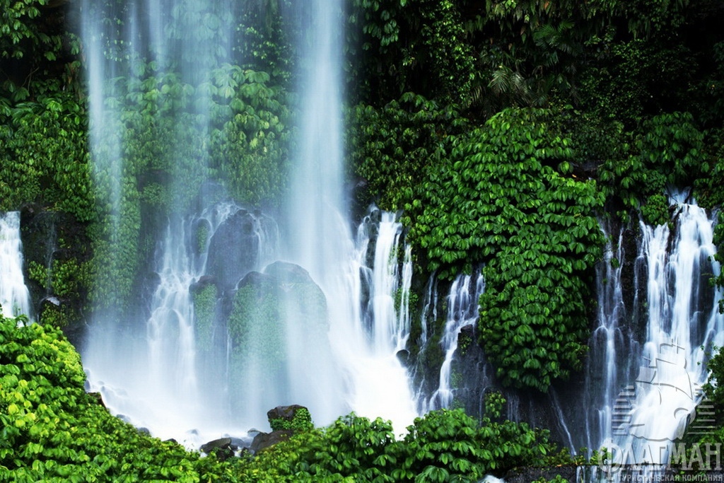 Водопады в Национальном парке Гунунг Ринджани.