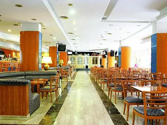 Ресторан в отеле 4R REGINA GRAN HOTEL 4*