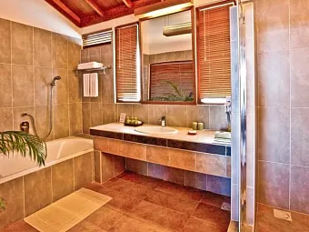 Отель REETHI BEACH RESORT 4*
