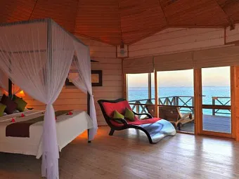 Отель KOMANDOO ISLAND RESORT 4*