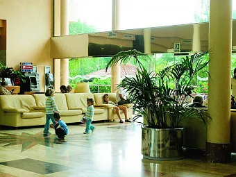 Ресепшен в отеле 4R REGINA GRAN HOTEL 4*