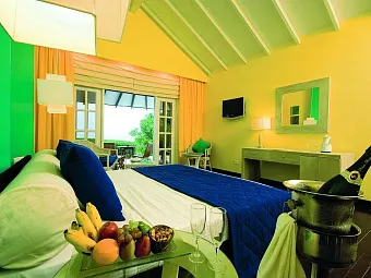 Интерьер стандартного номера в  ADAARAN SELECT MEEDHUPPARU 4*