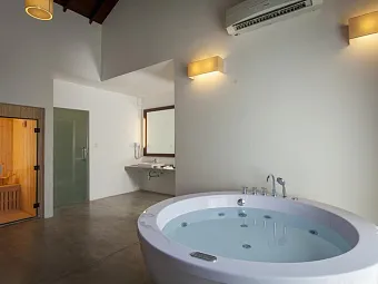 Отель THE CALM RESORT & SPA 4*