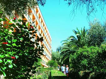 Отель NISSAKI BEACH HOTEL 4*