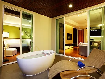 Moken Suite Pool View