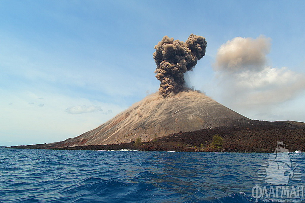 Кракатау - один из крупнейших вулканов Индонезии.