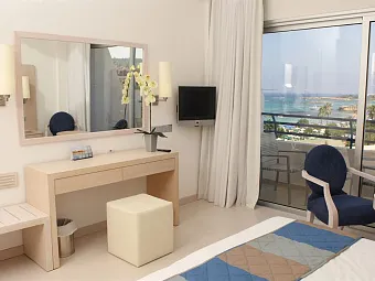  Отель VRISSIANA BEACH HOTEL 4*