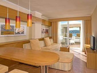 Отель  IBEROSTAR SUITES JARDIN DE SOL 4*