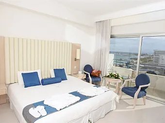  Отель VRISSIANA BEACH HOTEL 4*