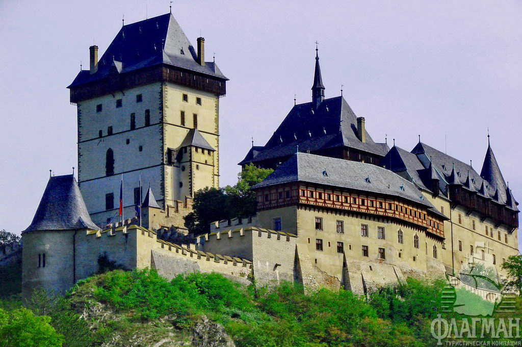 Карлштейн — готический замок, возведённый императором Карлом IV в XIV веке