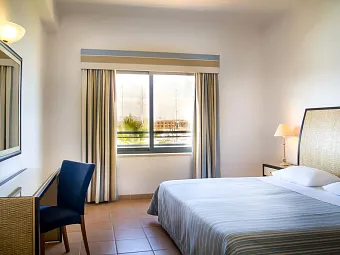 Отель TIVOLI MARINA PORTIMAO 4*