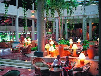 Холл отеля BAVARO PRINCESS ALL SUITES RESORT, SPA & CASINO 5*