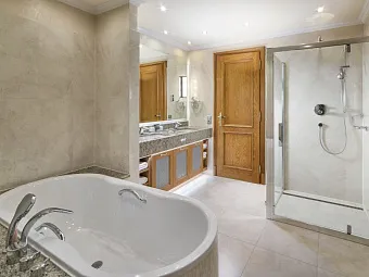  Отель RETRO RIVERSIDE 5*