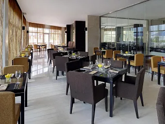 Отель MOVENPICK HOTEL JUMEIRAH LAKES TOWERS 5*
