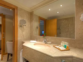  Отель DUBAI MARINE BEACH RESORT 5*