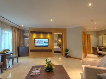  Отель DUBAI MARINE BEACH RESORT 5*