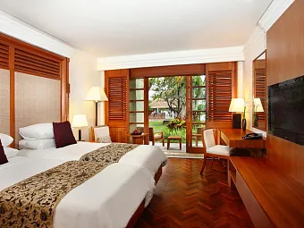 NUSA DUA BEACH HOTEL & SPA 5*