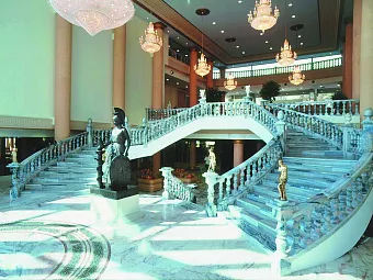 Главная лестница